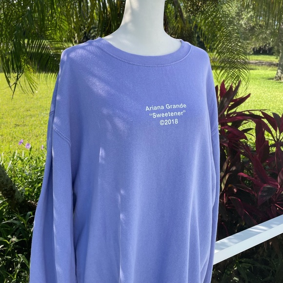 Ariana Grande RARE sweetener track list crewneck - Picture 2 of 12